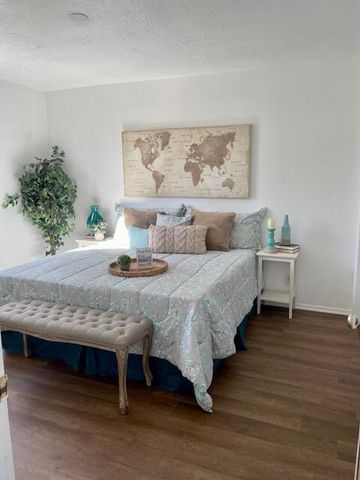 1809 Girard Boulevard SE, Albuquerque, NM 87106