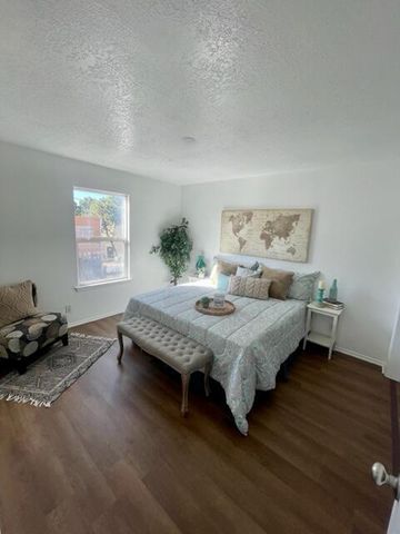 1809 Girard Boulevard SE, Albuquerque, NM 87106