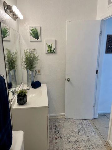 1809 Girard Boulevard SE, Albuquerque, NM 87106
