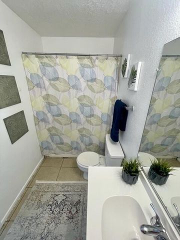 1809 Girard Boulevard SE, Albuquerque, NM 87106