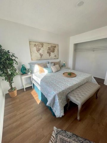 1809 Girard Boulevard SE, Albuquerque, NM 87106