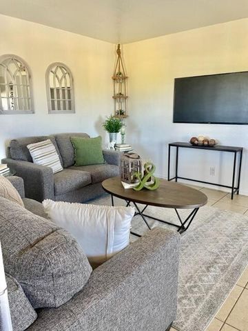 1809 Girard Boulevard SE, Albuquerque, NM 87106