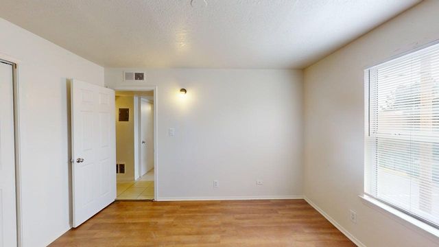 1809 Girard Boulevard SE, Albuquerque, NM 87106