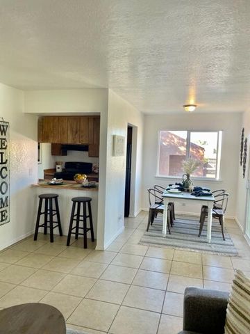 1809 Girard Boulevard SE, Albuquerque, NM 87106