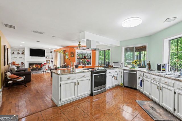 205 Hidden Creek Lane, Peachtree City, GA 30269