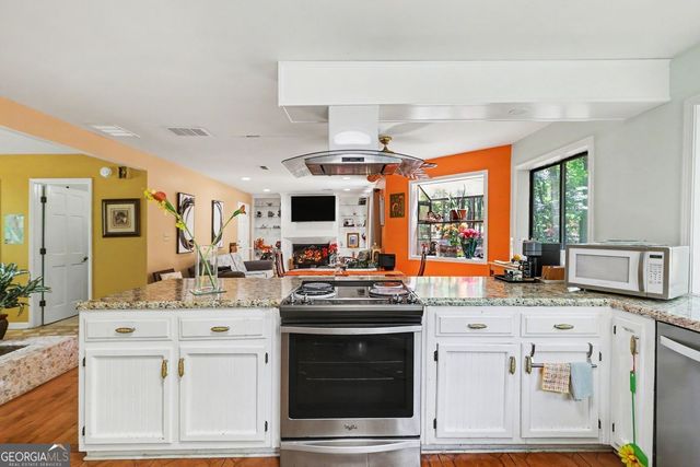 205 Hidden Creek Lane, Peachtree City, GA 30269