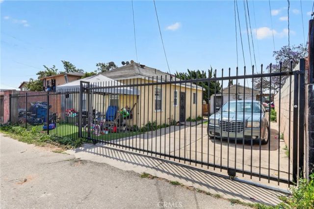 209 W 89th, Los Angeles, CA 90003