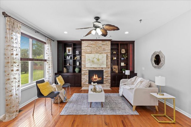 8490 Moraine Circle, Shakopee, MN 55379