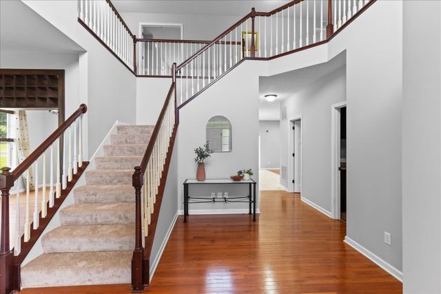 8490 Moraine Circle, Shakopee, MN 55379