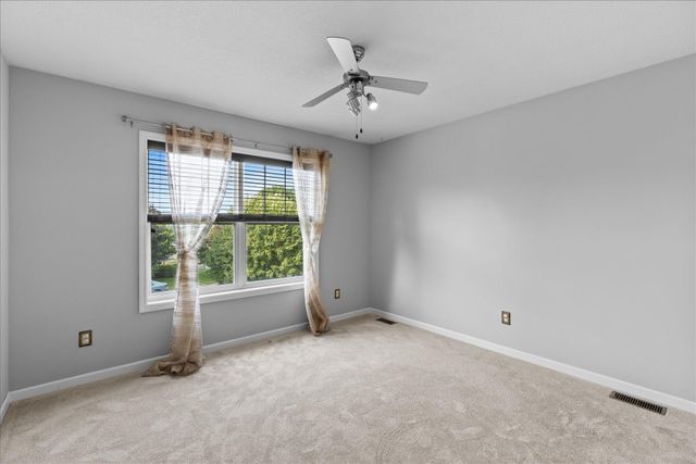 8490 Moraine Circle, Shakopee, MN 55379