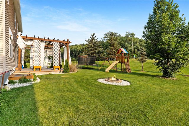 8490 Moraine Circle, Shakopee, MN 55379