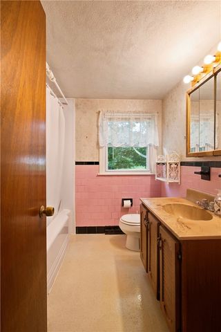 63 Bourbon Street, Portsmouth, RI 02871