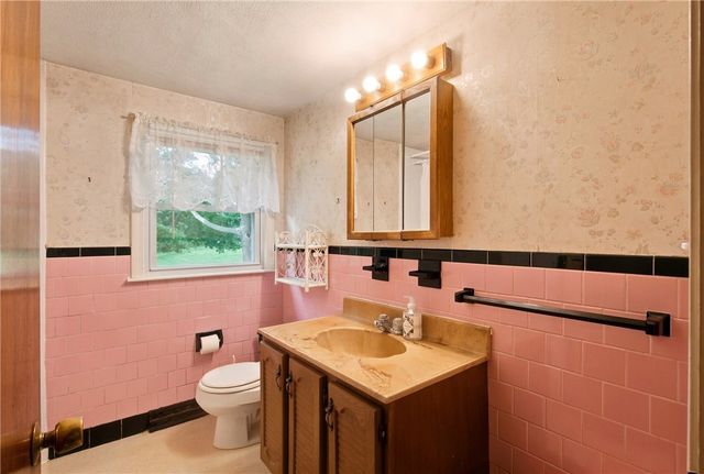 63 Bourbon Street, Portsmouth, RI 02871