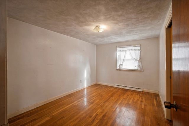 63 Bourbon Street, Portsmouth, RI 02871
