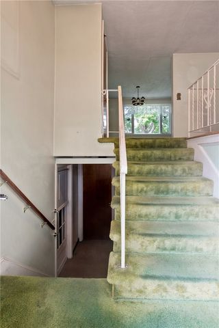 63 Bourbon Street, Portsmouth, RI 02871