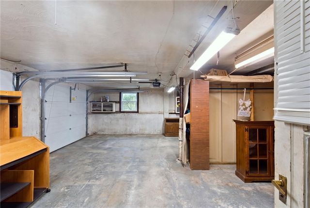 63 Bourbon Street, Portsmouth, RI 02871