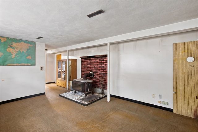63 Bourbon Street, Portsmouth, RI 02871