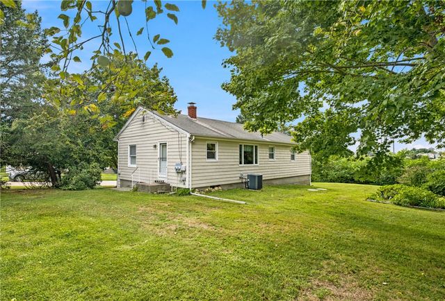 63 Bourbon Street, Portsmouth, RI 02871