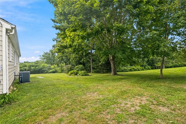 63 Bourbon Street, Portsmouth, RI 02871