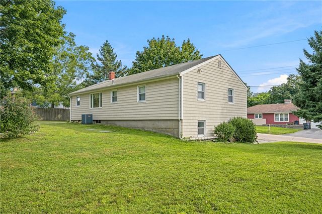 63 Bourbon Street, Portsmouth, RI 02871