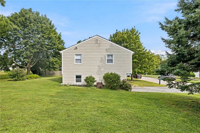 63 Bourbon Street, Portsmouth, RI 02871