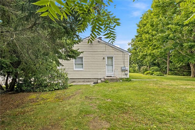 63 Bourbon Street, Portsmouth, RI 02871