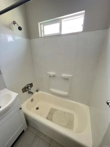 527 Dewey Street, San Diego, CA 92113