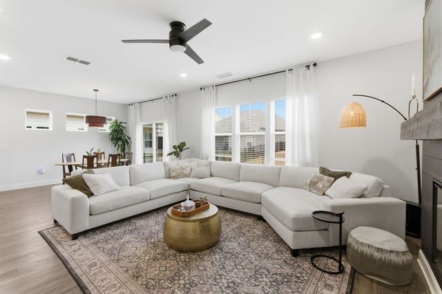 3629 Shady Forest Dr, Murfreesboro, TN 37128