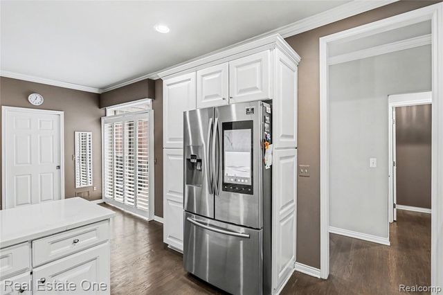 238 Harrington Drive, Troy, MI 48098