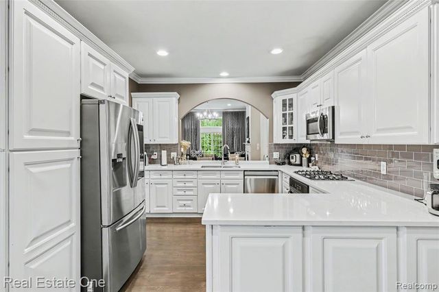 238 Harrington Drive, Troy, MI 48098