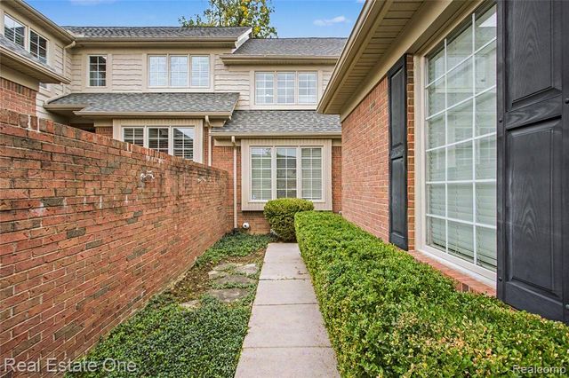 238 Harrington Drive, Troy, MI 48098