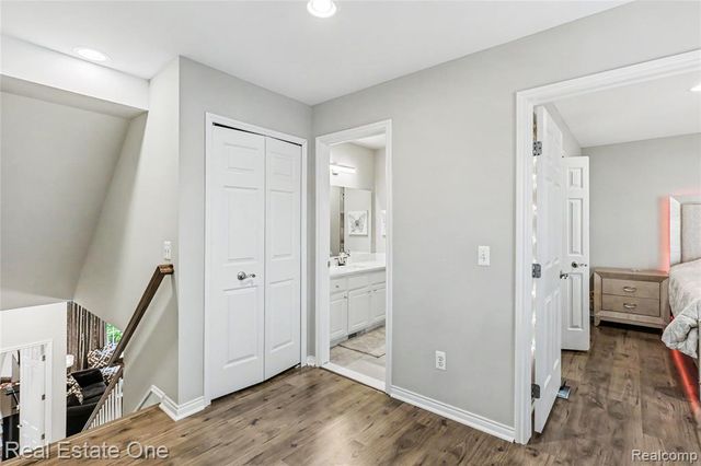 238 Harrington Drive, Troy, MI 48098
