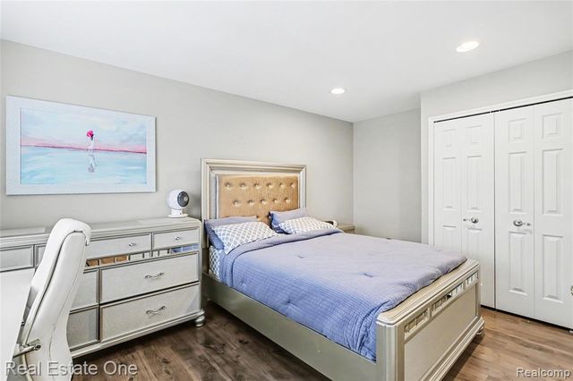 238 Harrington Drive, Troy, MI 48098