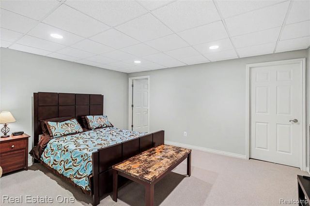 238 Harrington Drive, Troy, MI 48098
