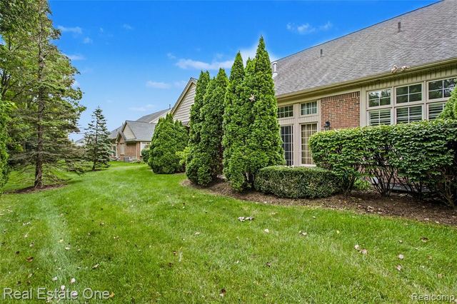238 Harrington Drive, Troy, MI 48098