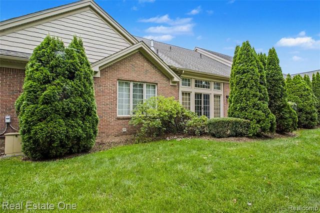 238 Harrington Drive, Troy, MI 48098