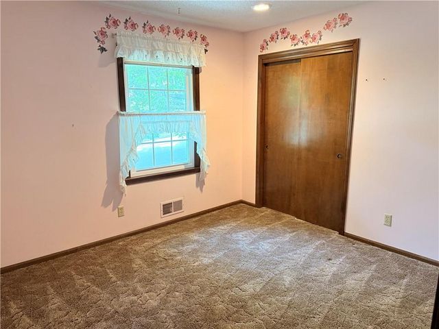 105 N Landcaster Drive, Raymore, MO 64083