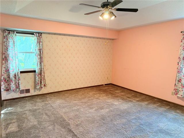 105 N Landcaster Drive, Raymore, MO 64083