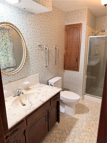 105 N Landcaster Drive, Raymore, MO 64083