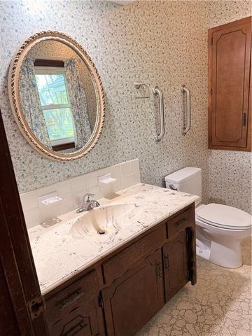 105 N Landcaster Drive, Raymore, MO 64083