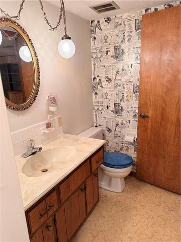 105 N Landcaster Drive, Raymore, MO 64083