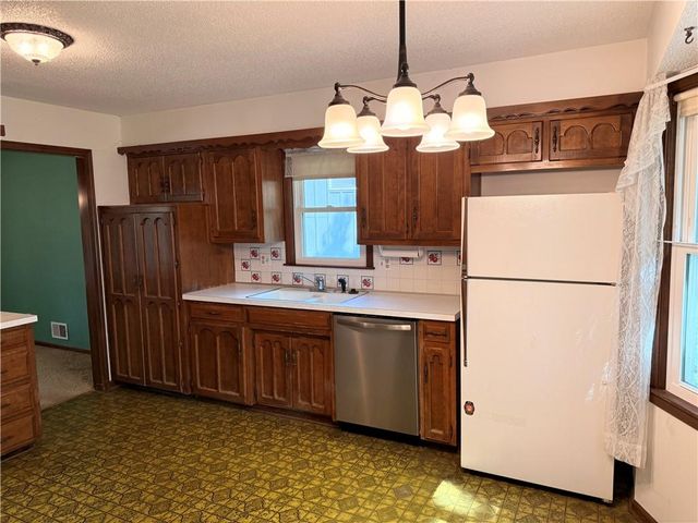 105 N Landcaster Drive, Raymore, MO 64083