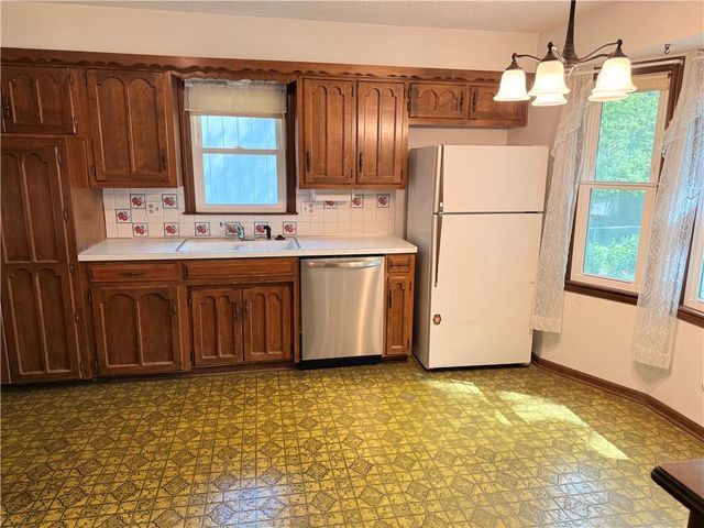 105 N Landcaster Drive, Raymore, MO 64083