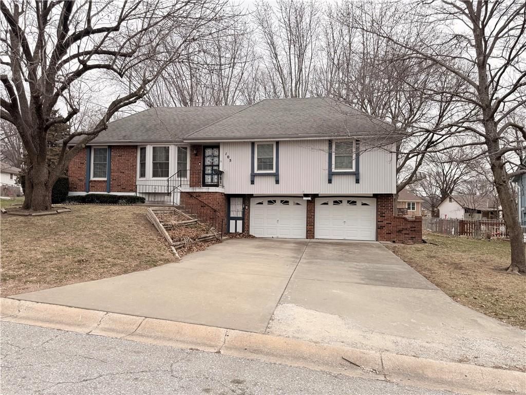 105 N Landcaster Drive, Raymore, MO 64083