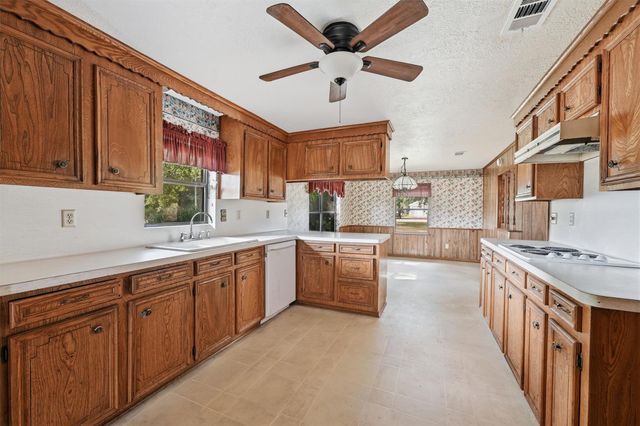 460 County Road 3182 318, Cleveland, TX 77327
