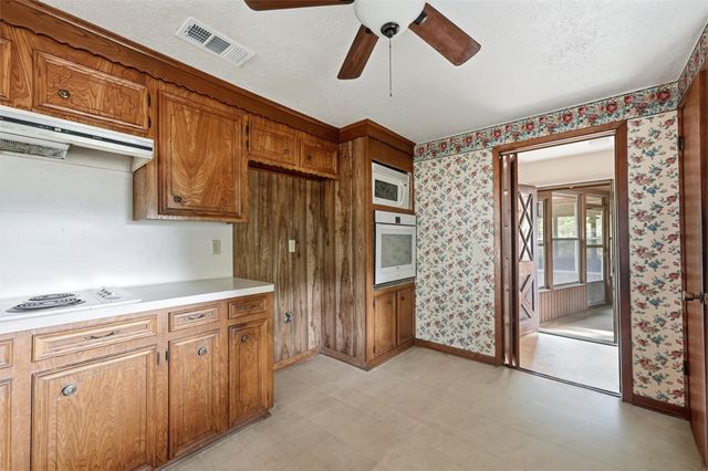 460 County Road 3182 318, Cleveland, TX 77327