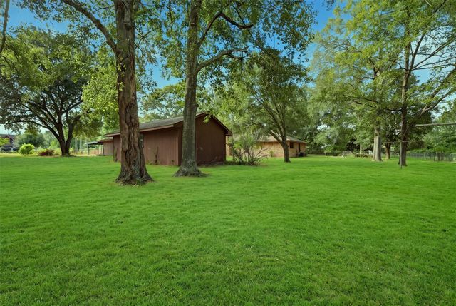 460 County Road 3182 318, Cleveland, TX 77327