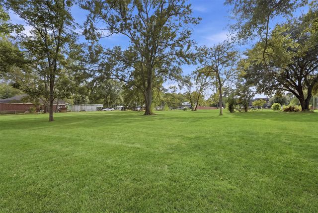 460 County Road 3182 318, Cleveland, TX 77327