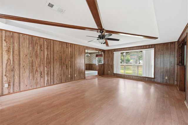 460 County Road 3182 318, Cleveland, TX 77327