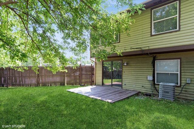 328 Walnut Circle, Bolingbrook, IL 60440